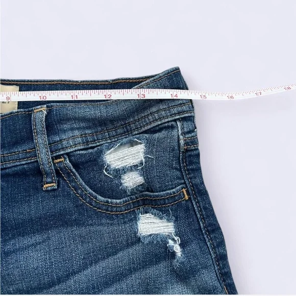 Hollister low rise distressed short shorts w folded hem - Picture 4 of 6